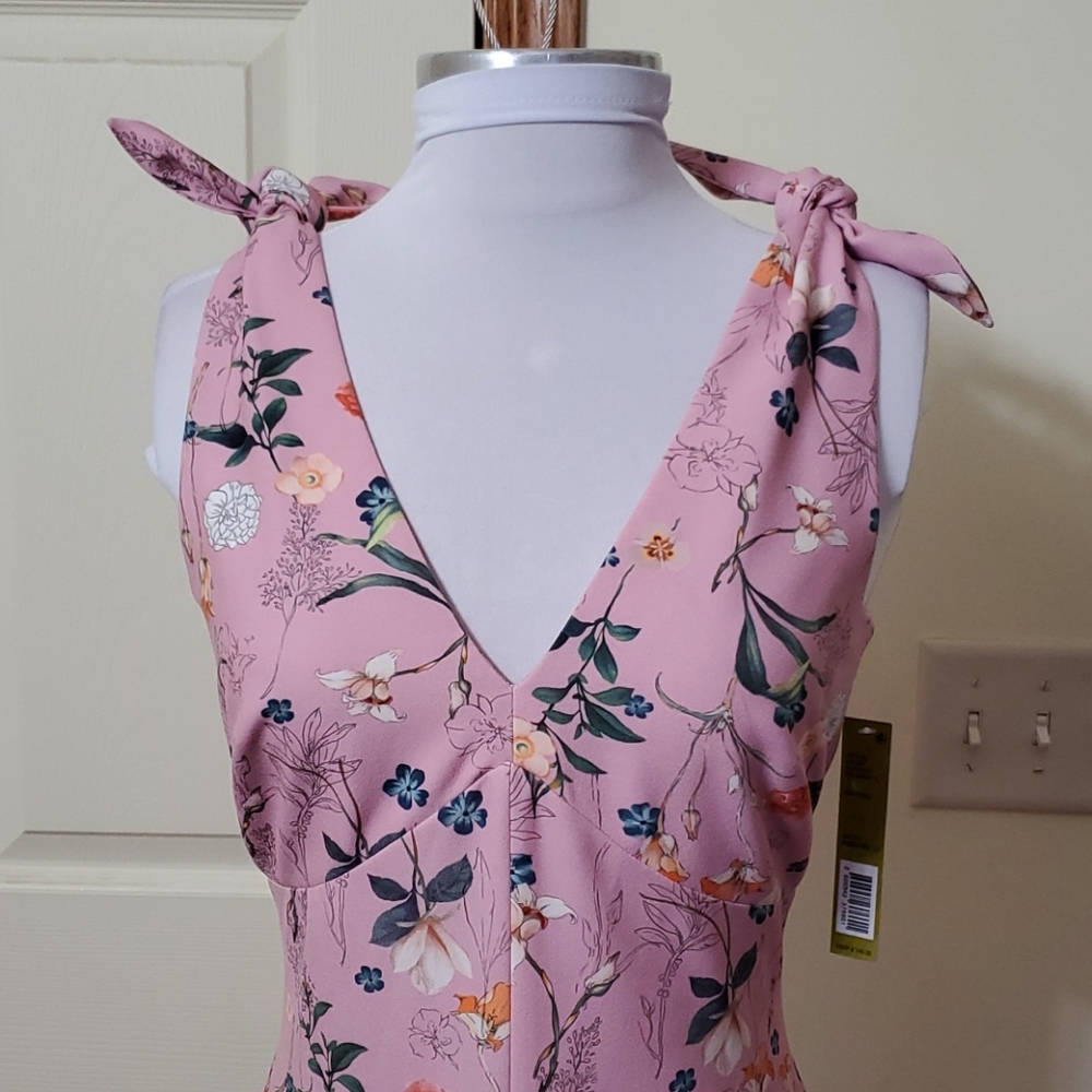 Dress - Picture 2 of 8